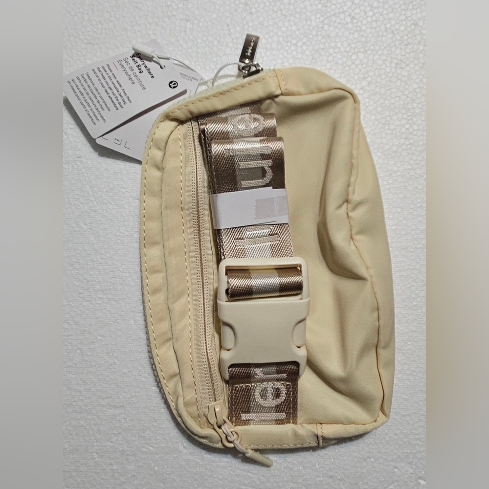 🩷💛luluemon‎ Everywhere Belt Bag 1L💜🩵
